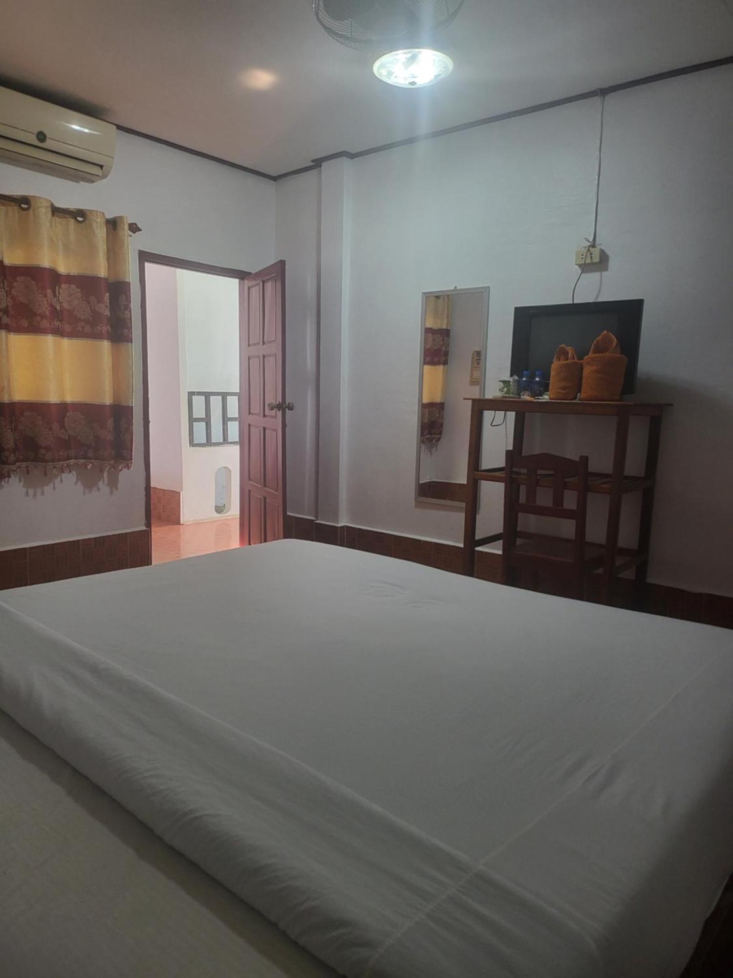 Vang Vieng Chanthala Hotel 1 Bagian luar foto