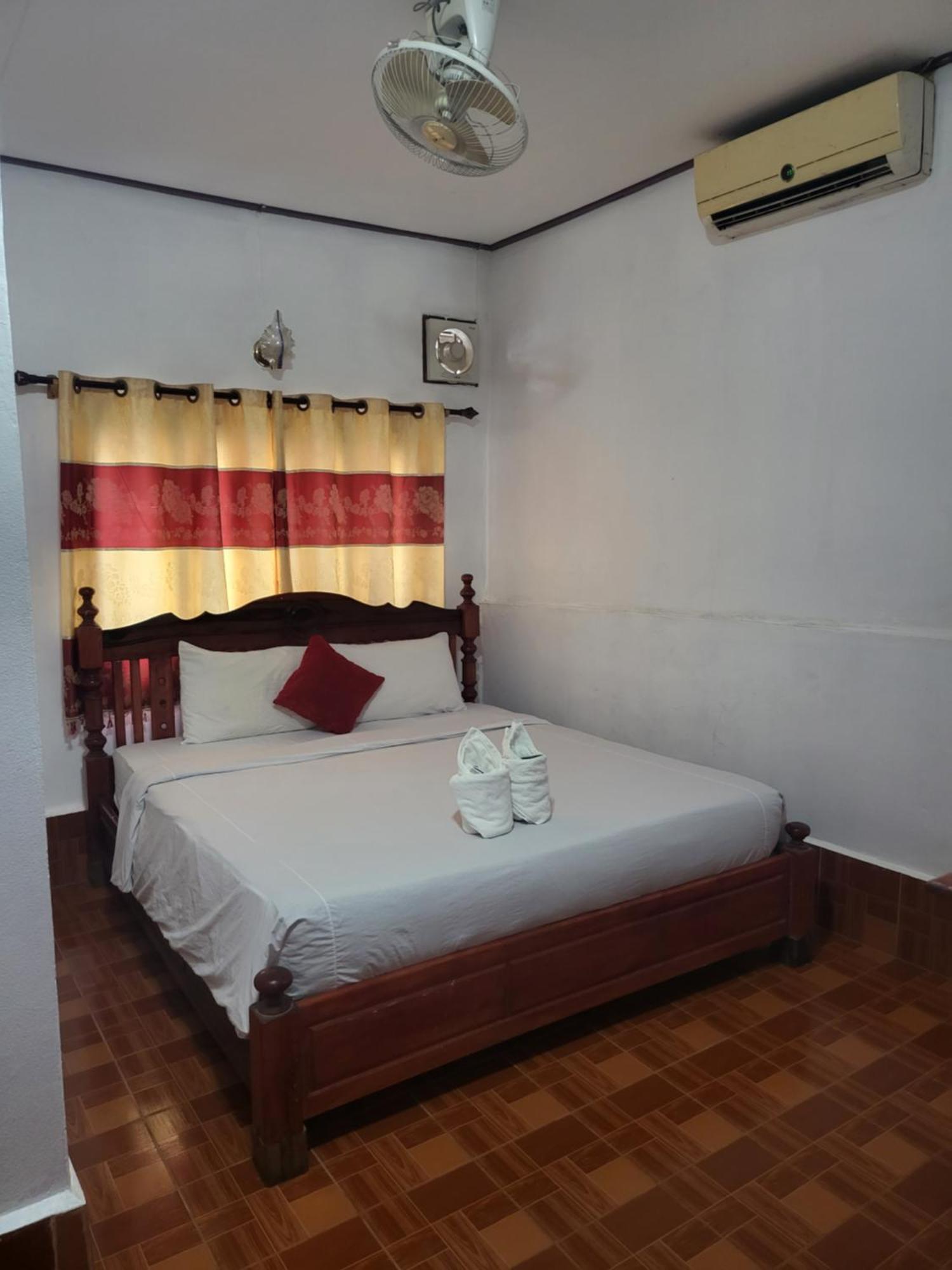 Vang Vieng Chanthala Hotel 1 Bagian luar foto
