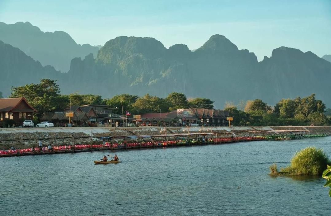 Vang Vieng Chanthala Hotel 1 Bagian luar foto