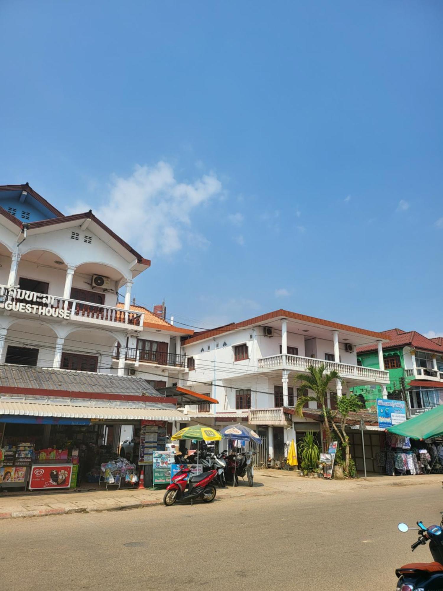 Vang Vieng Chanthala Hotel 1 Bagian luar foto
