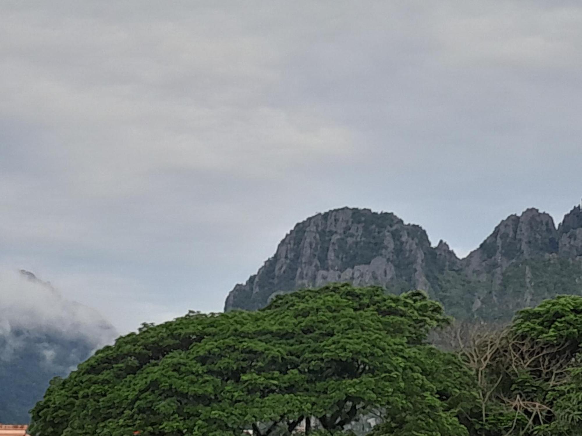 Vang Vieng Chanthala Hotel 1 Bagian luar foto