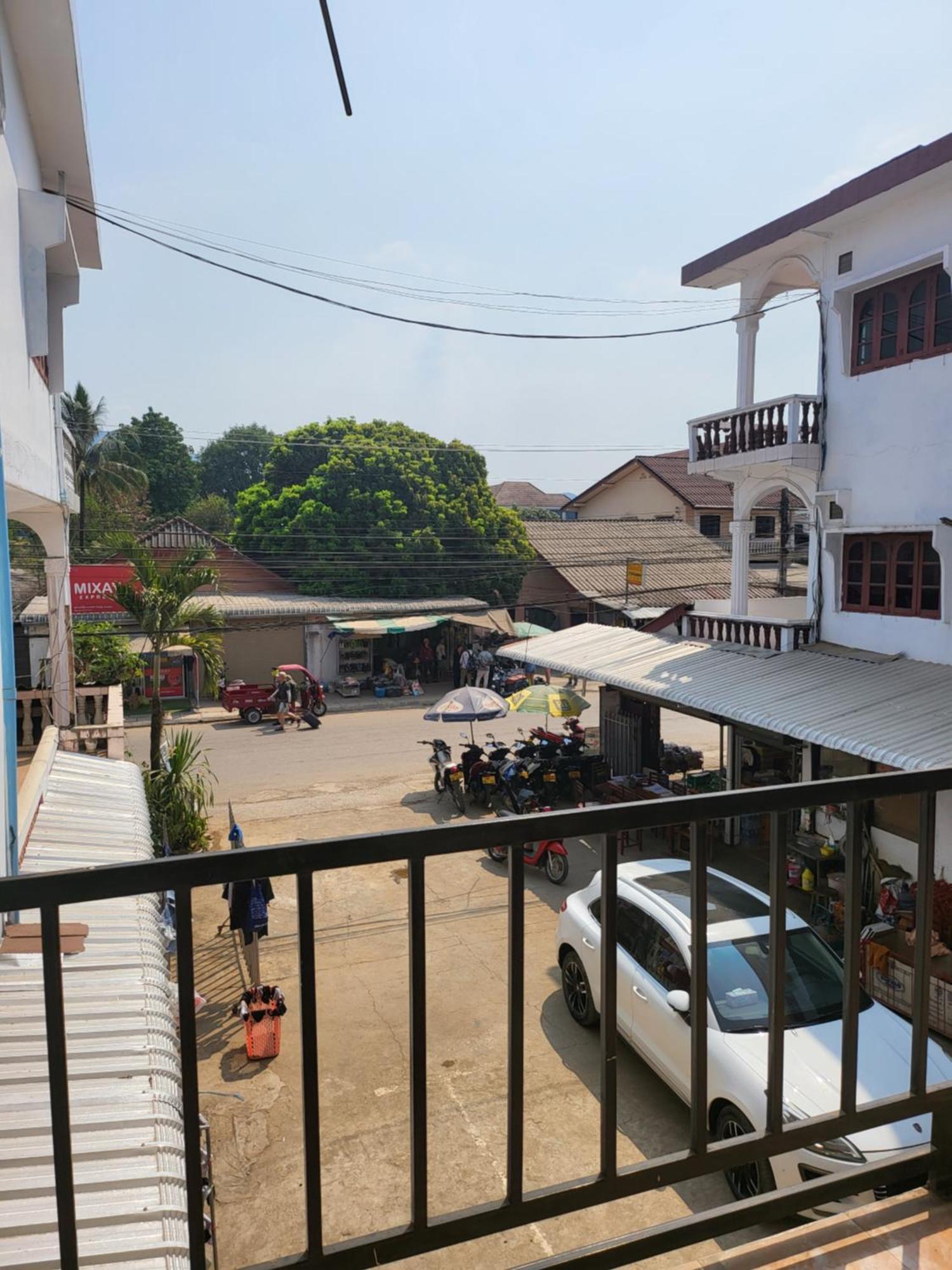 Vang Vieng Chanthala Hotel 1 Bagian luar foto