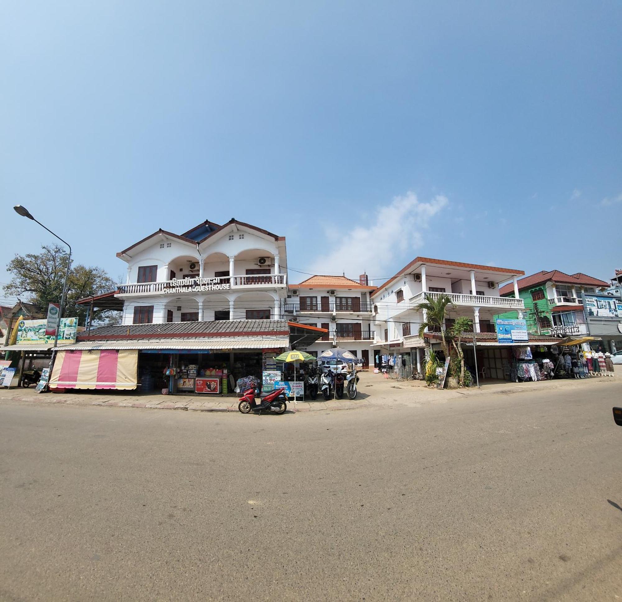 Vang Vieng Chanthala Hotel 1 Bagian luar foto